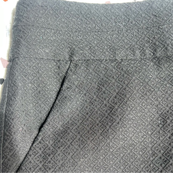 LOFT, Size small black miniskirt - Picture 3 of 4